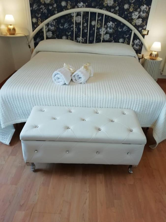 Le Pinelle Bed & Breakfast Terni Exterior photo